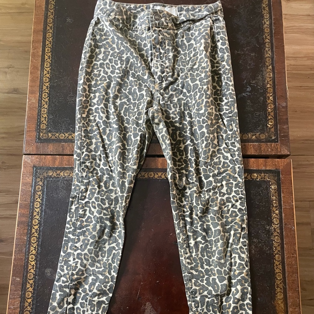 FREE PEOPLE cheetah print skinny jeans size 26
